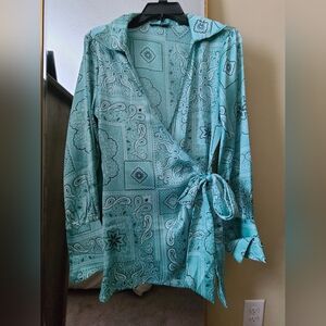 BOOHOO brand silky blouse